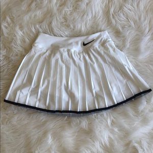 White nike pleated tennis skirt